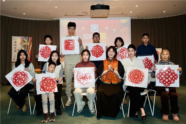 国粹为“颢”，亦承亦“召” ——镂金作胜传艺俗，剪彩为人喜迎春