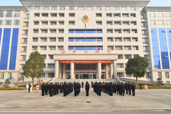 息县公安局举行升警旗仪式庆祝第四个中国人民警察节