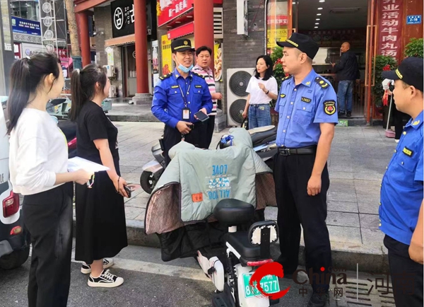 驻马店开发区城管局数字城管指挥中心倡导“举手之劳” 发现问题及时处置