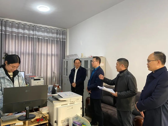 ​商城县委常委、政法委书记高东到道交一体化处理中心调研指导工作-看热讯